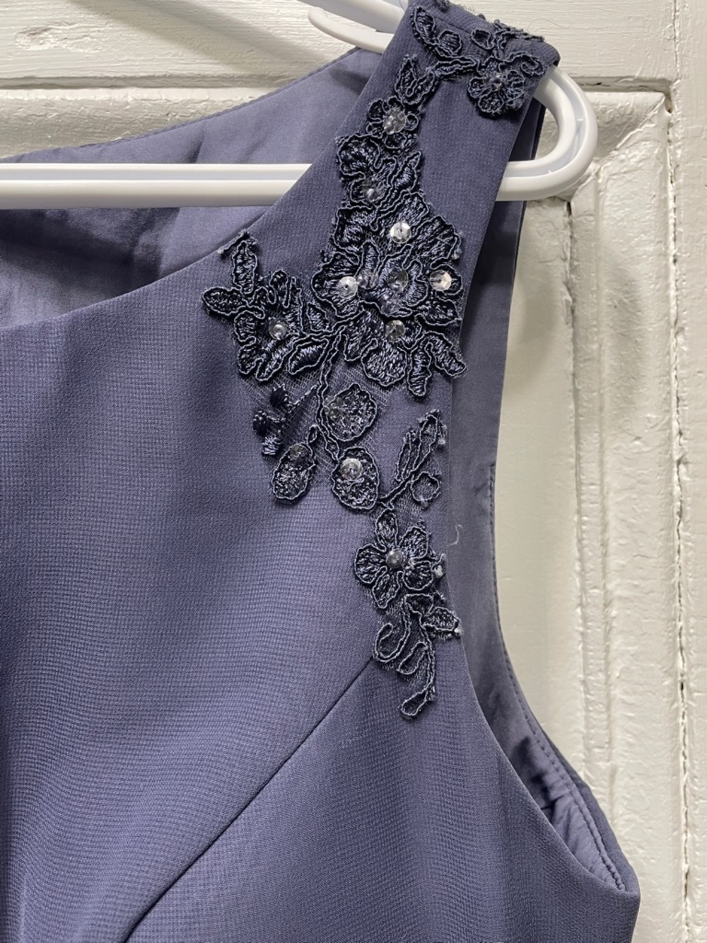 Azazie Stormy Blue Sleeveless Maxi Gown
Mother of the Bride Galvan size 12 Large - Picture 8 of 16